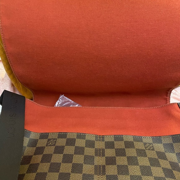 Authentic LV Messenger - Picture 3 of 10